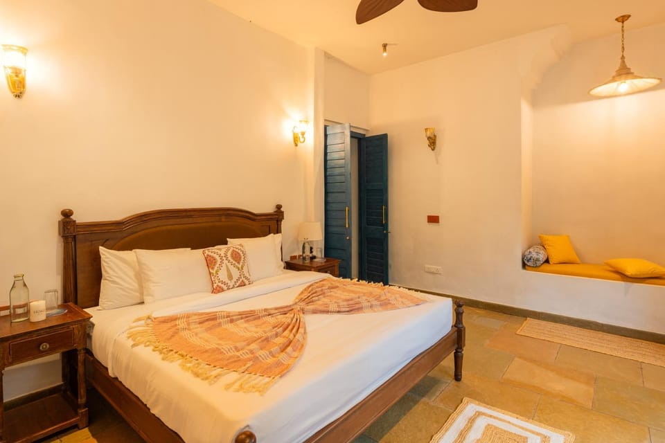 Photo of the whole room, Bedroom