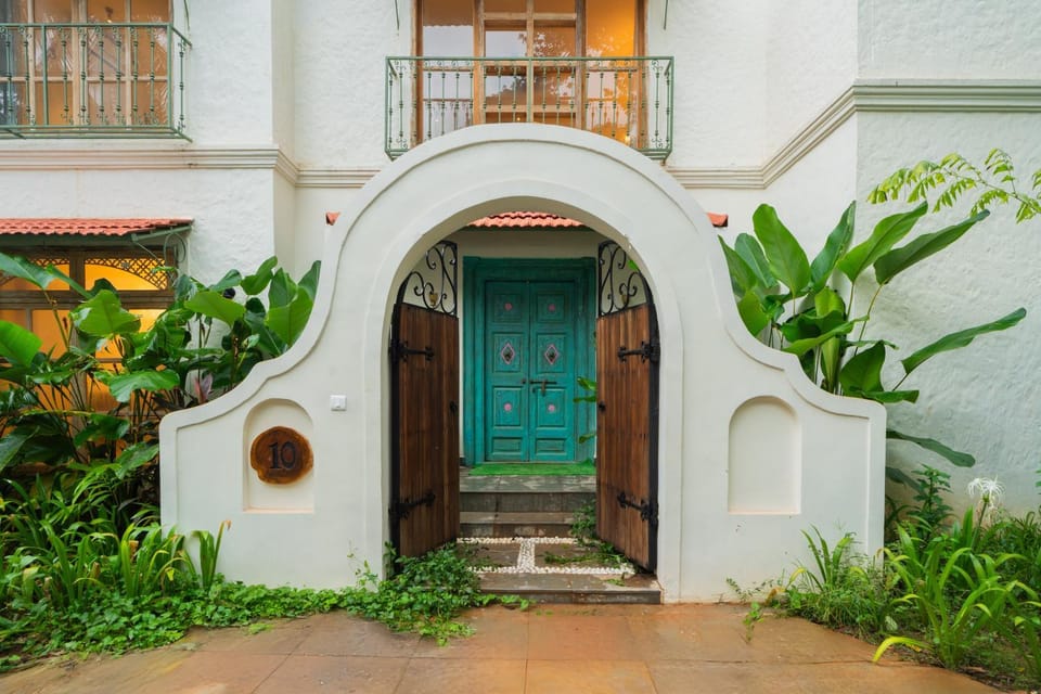 Property building, Facade/entrance