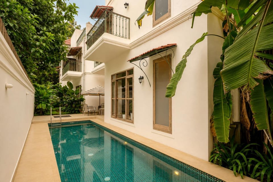 Property building, Swimming pool