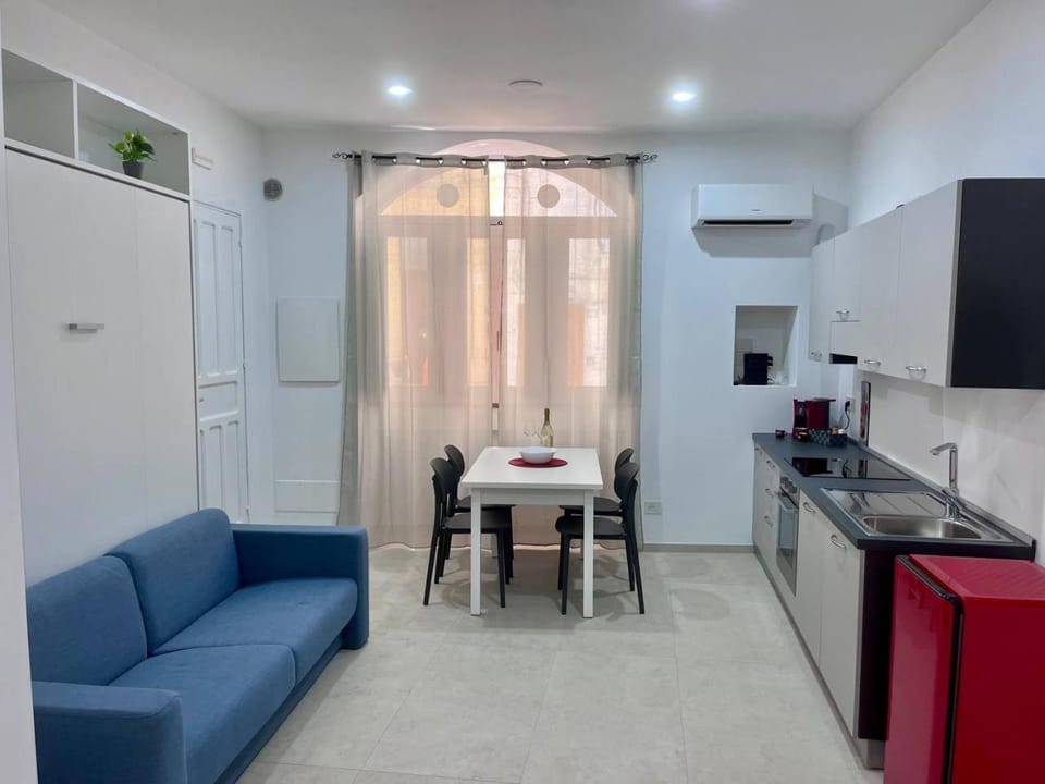 Kitchen or kitchenette, Living room, Dining area, air conditioner