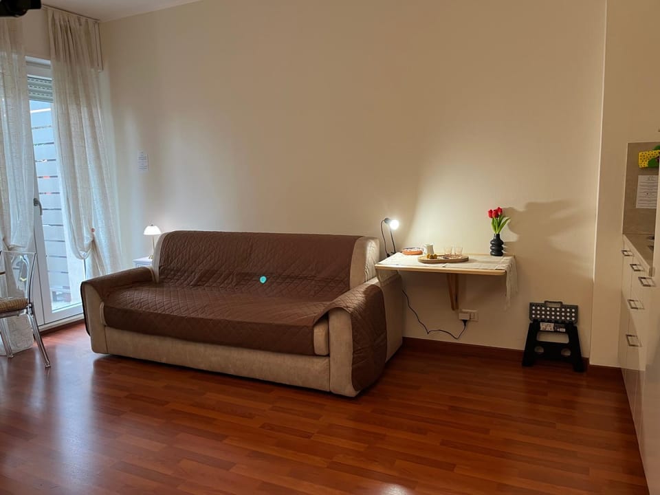 Bed, Living room