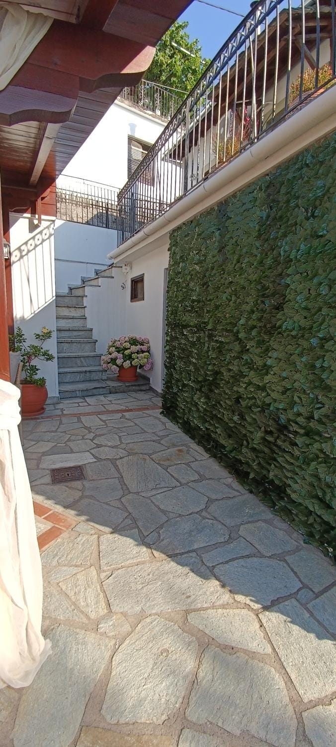 Facade/entrance, Balcony/Terrace
