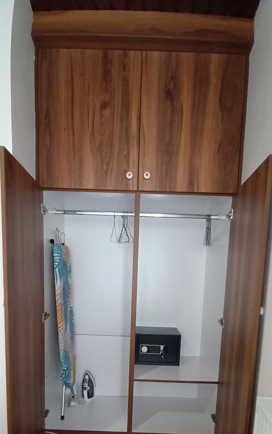 safe, wardrobe