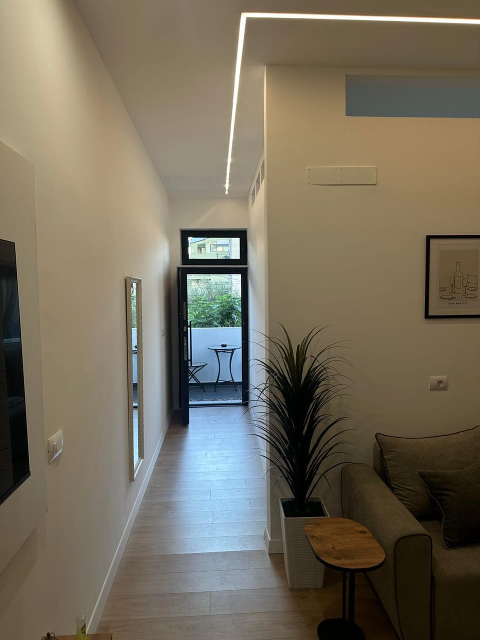 LUX Apartment Durres 5 min walk to beach Apartment in Tirana County, Albania