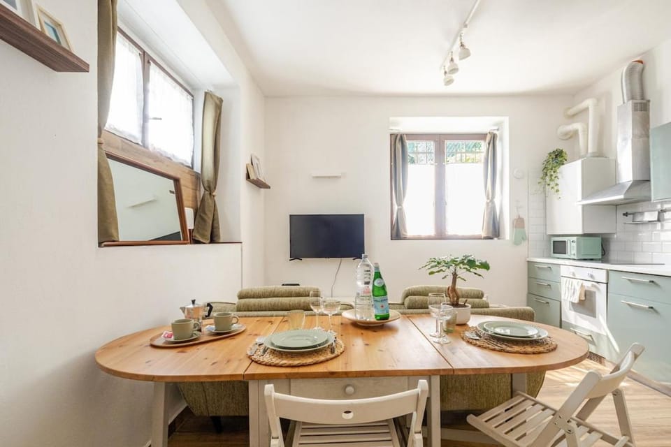 TV and multimedia, Kitchen or kitchenette, Dining area