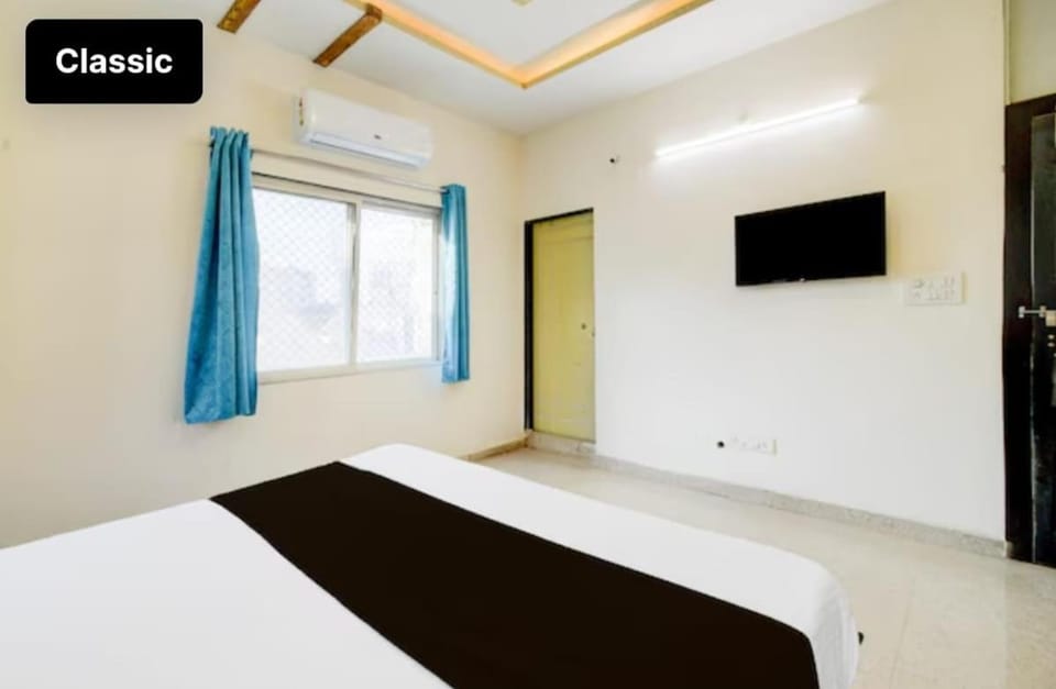 Bed, TV and multimedia, Bedroom, air conditioner