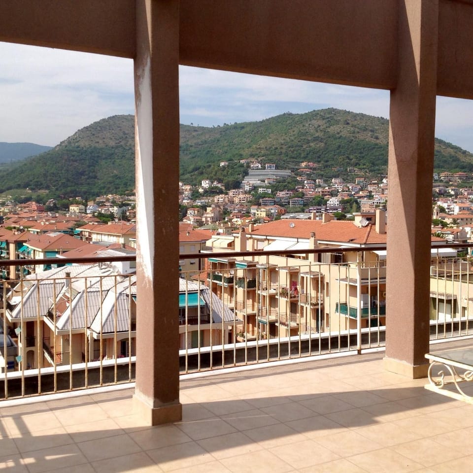 Balcony/Terrace, Balcony/Terrace, City view, Mountain view