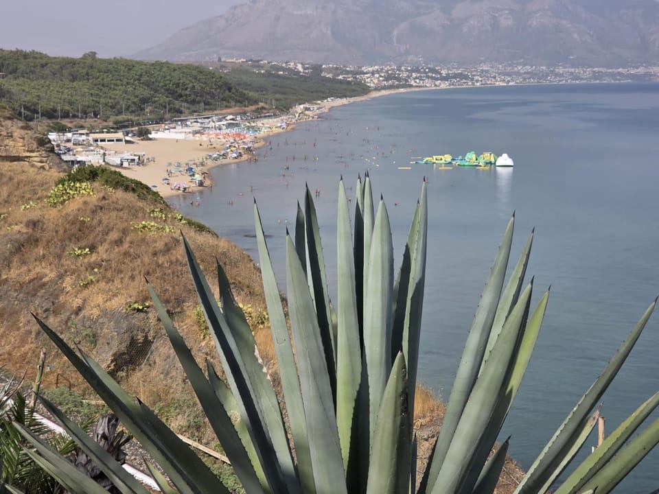 Day, Natural landscape, Beach, Mountain view, Sea view