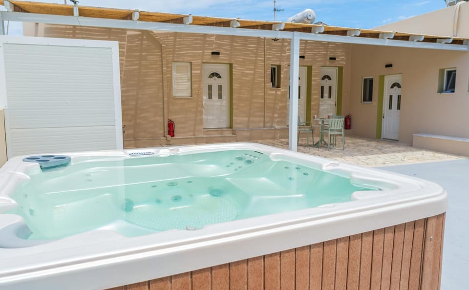 Hot Tub, Hot Tub
