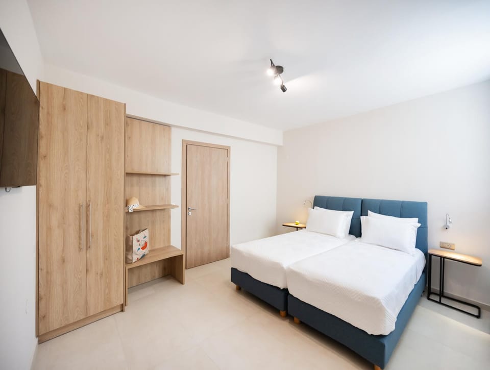 Bedroom, wardrobe