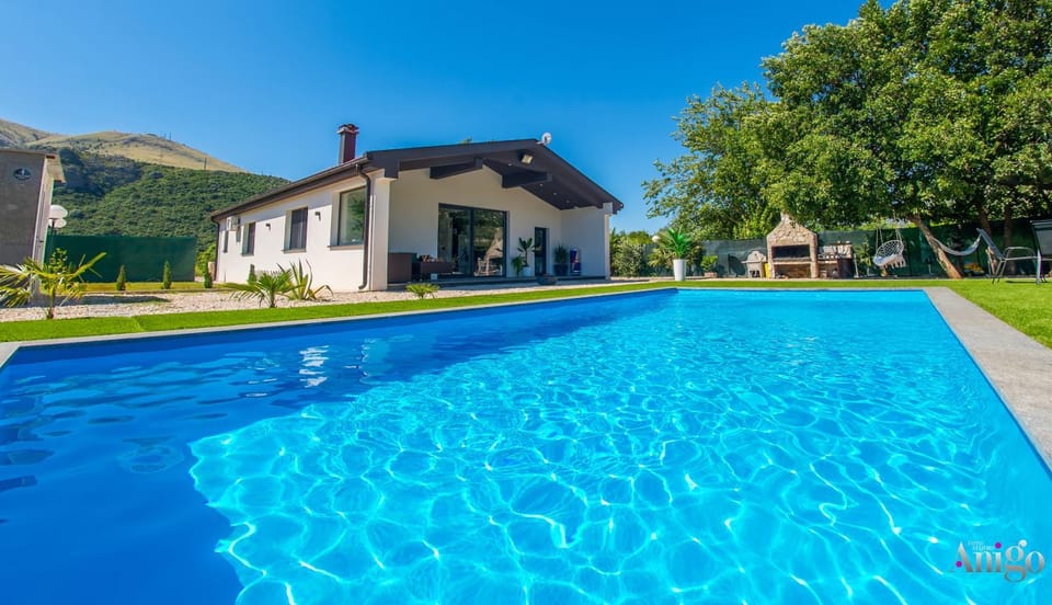 Property building, Mountain view, Pool view, Swimming pool, sunbed