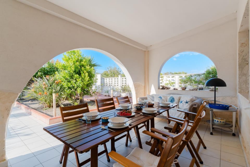 Patio, Dining area