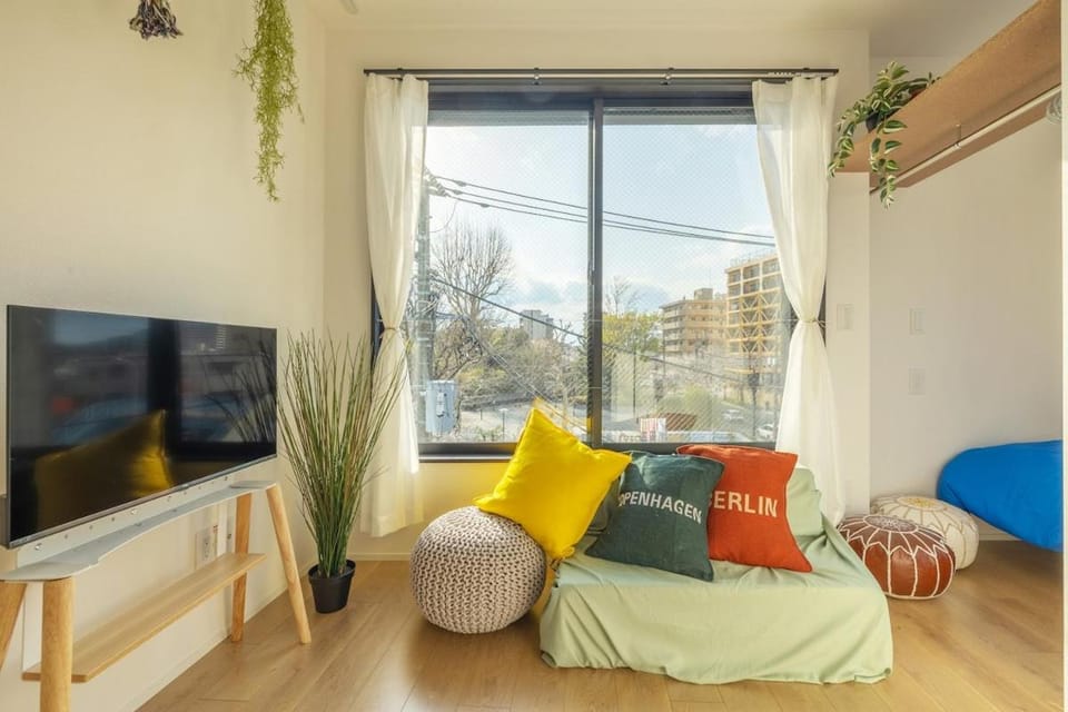 Bed, TV and multimedia, Living room, Photo of the whole room