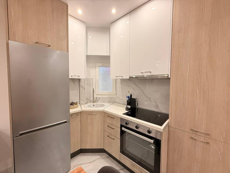 Kitchen or kitchenette, oven, stove