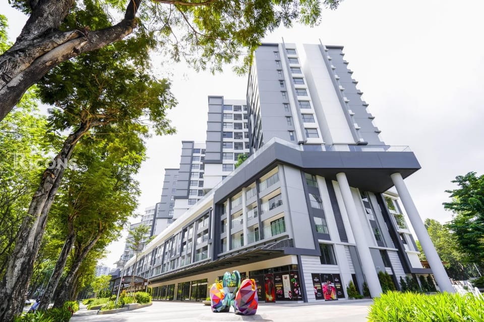 Property building, Day