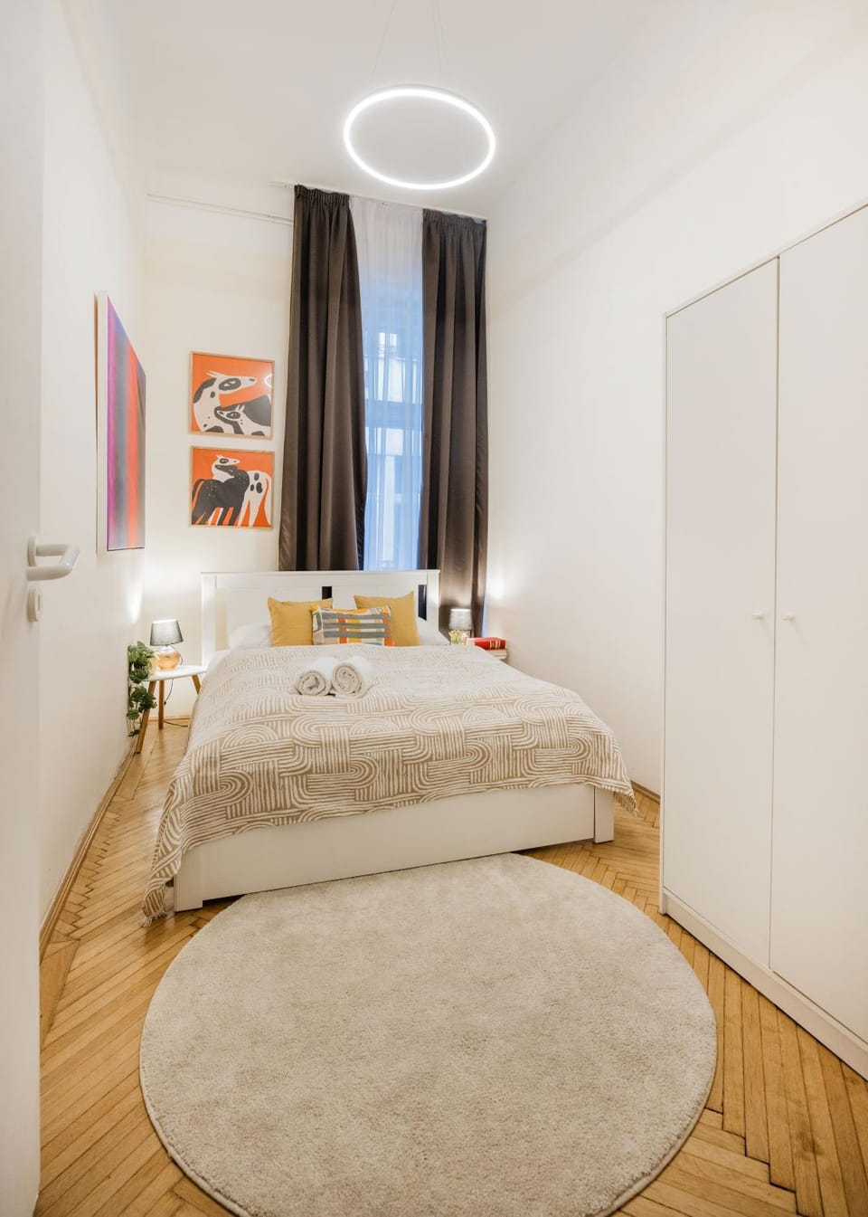 Bed, Bedroom, towels, wardrobe