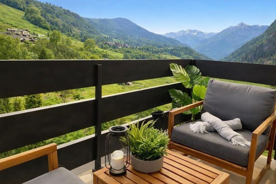 Apartment with balconies at the foot of the slopes Apartment in Les Houches