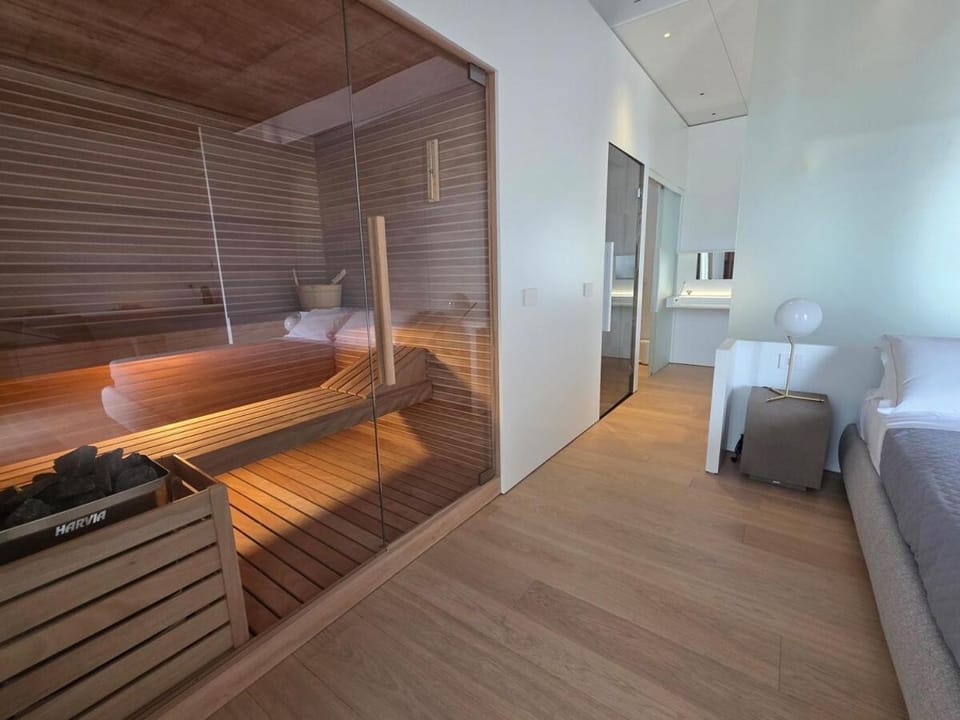 Bed, Sauna, Photo of the whole room, Bedroom