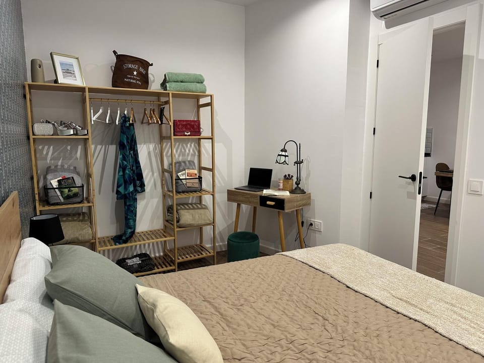 Bed, Photo of the whole room, Bedroom, wardrobe