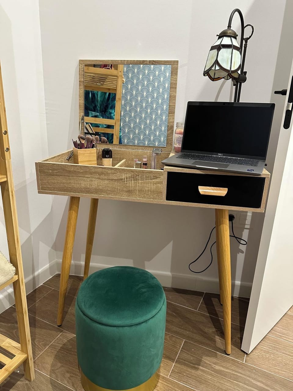 Massage, Seating area