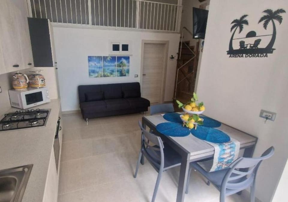 TV and multimedia, Kitchen or kitchenette, Living room, Seating area, Dining area, minibar, pet friendly, stove