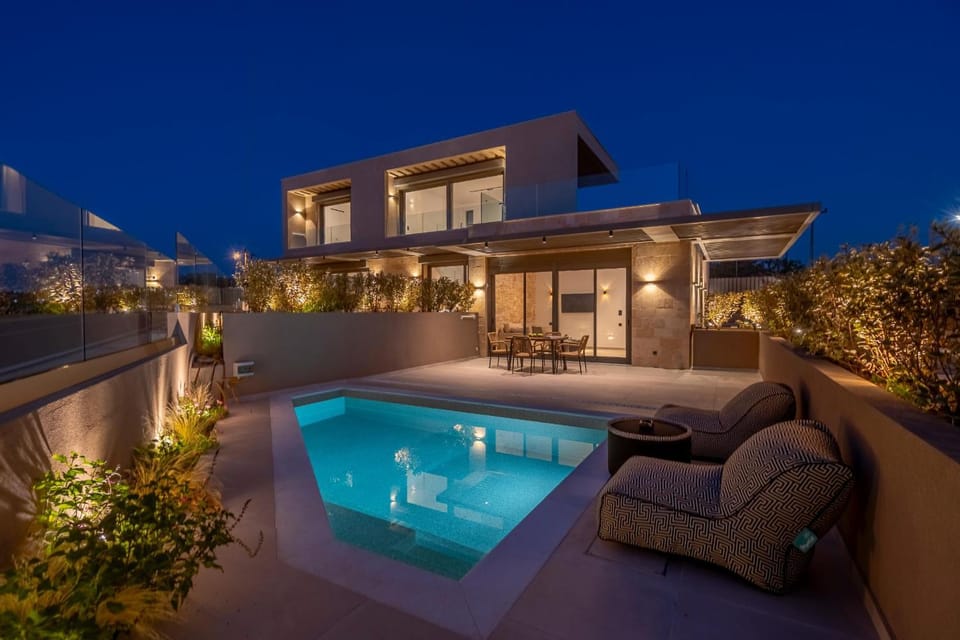 Property building, Swimming pool