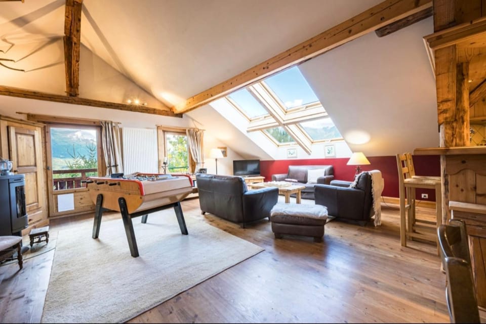 Accommodation of 167 m2 with views of Mont Blanc Apartment in Combloux