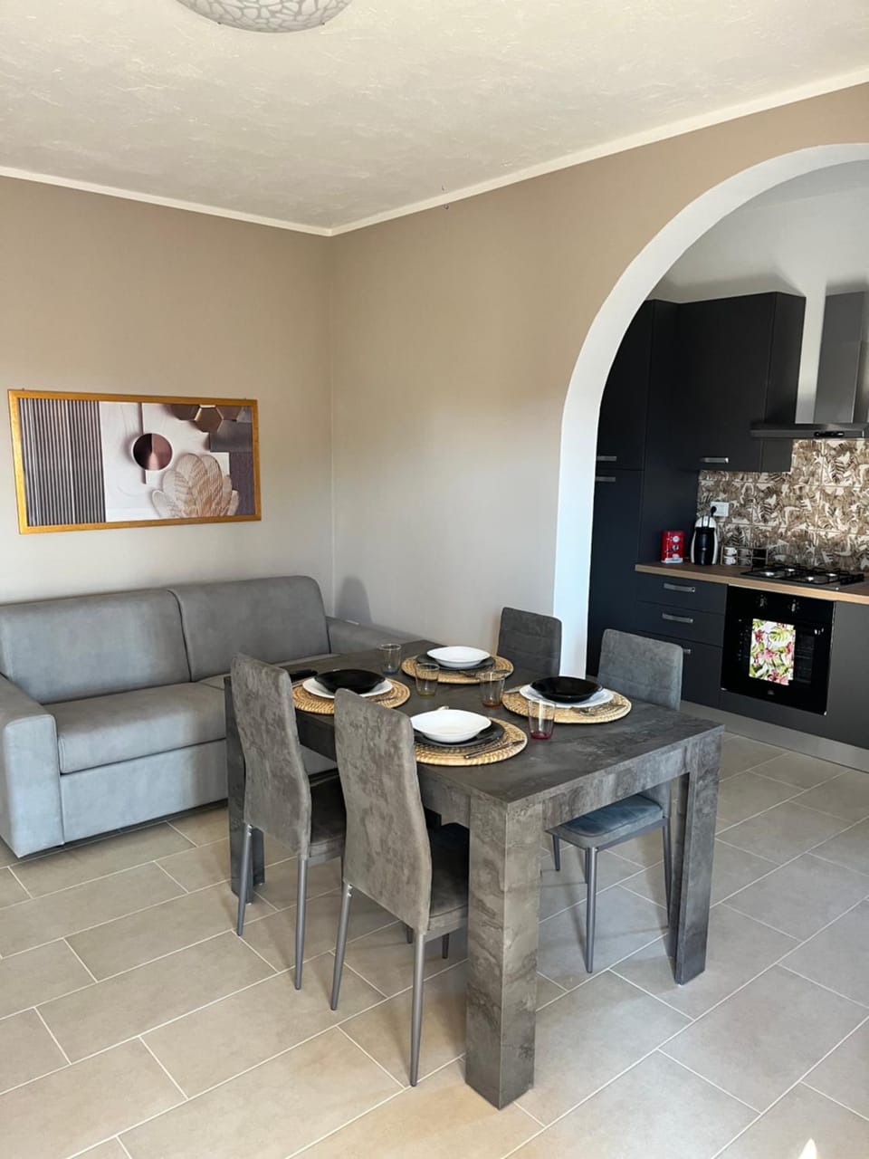 Kitchen or kitchenette, Living room, Seating area, Dining area