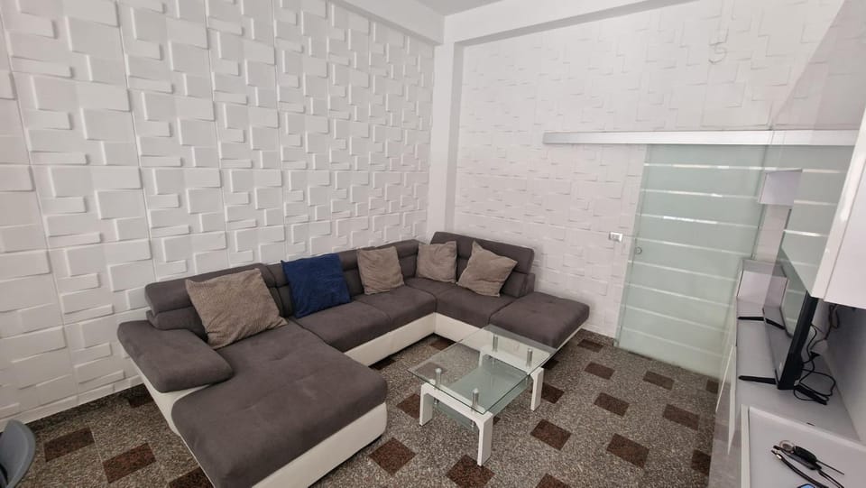 Communal lounge/ TV room, TV and multimedia, Living room, Seating area, Evening entertainment