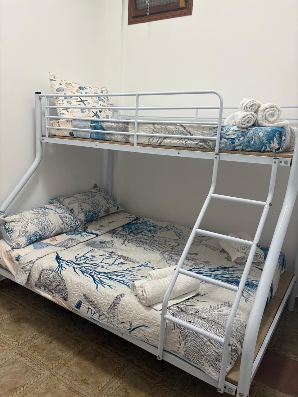 Bed, Photo of the whole room, Bedroom, bunk bed