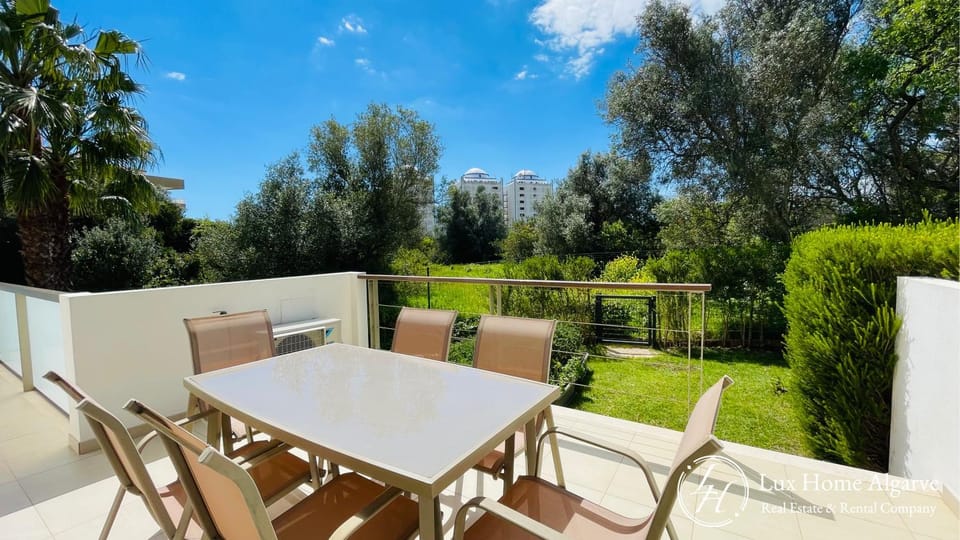 Garden, View (from property/room), Balcony/Terrace, Dining area, Garden view