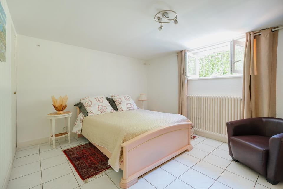 Living room, Bedroom