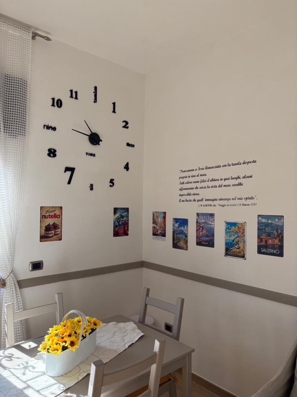 Seating area, Dining area