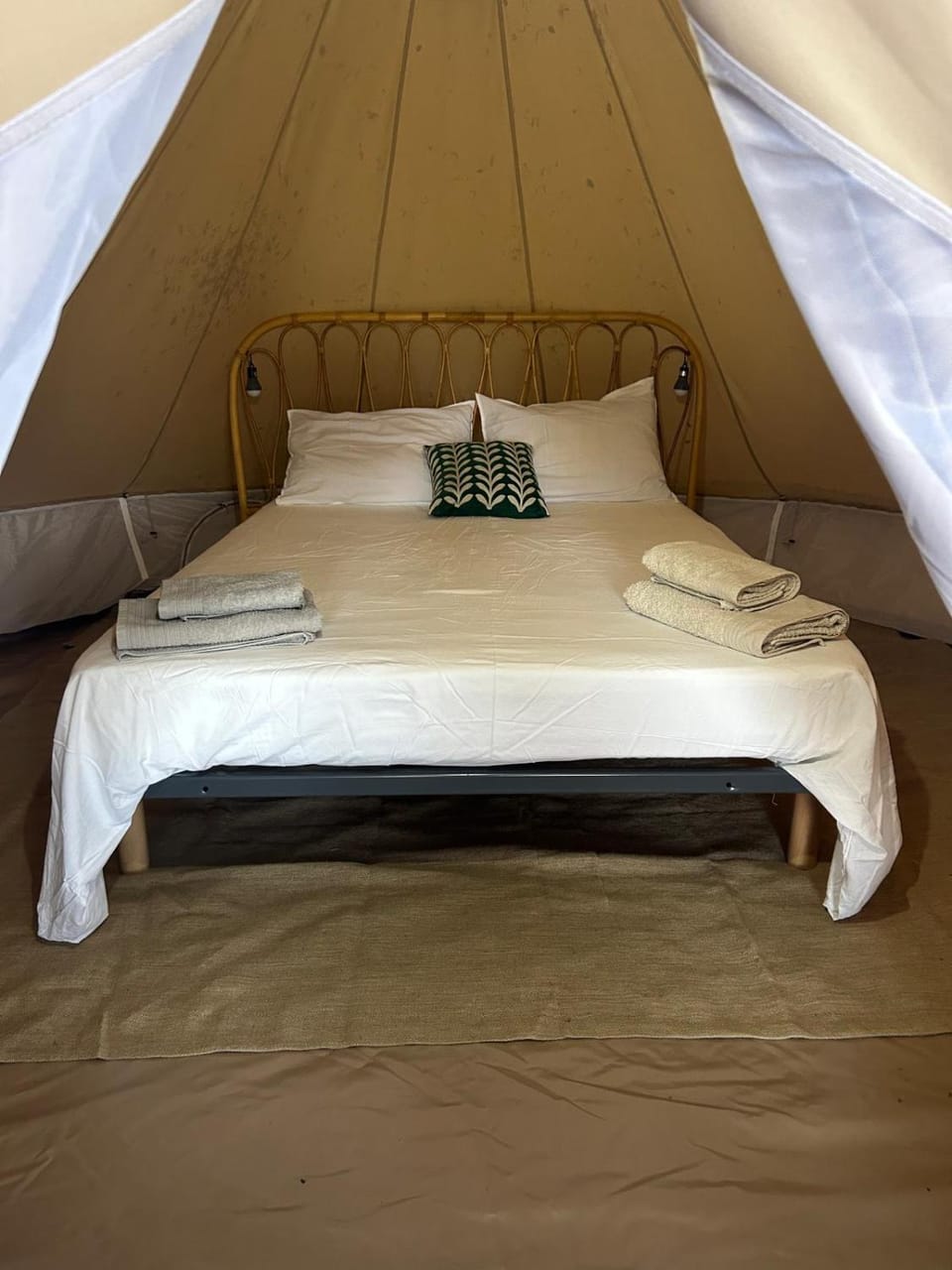 Tente Lodge avec Vue sur la Baie d'Ajaccio Luxury tent in Ajaccio
