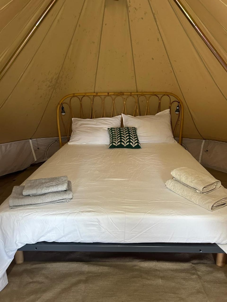 Tente Lodge avec Vue sur la Baie d'Ajaccio Luxury tent in Ajaccio