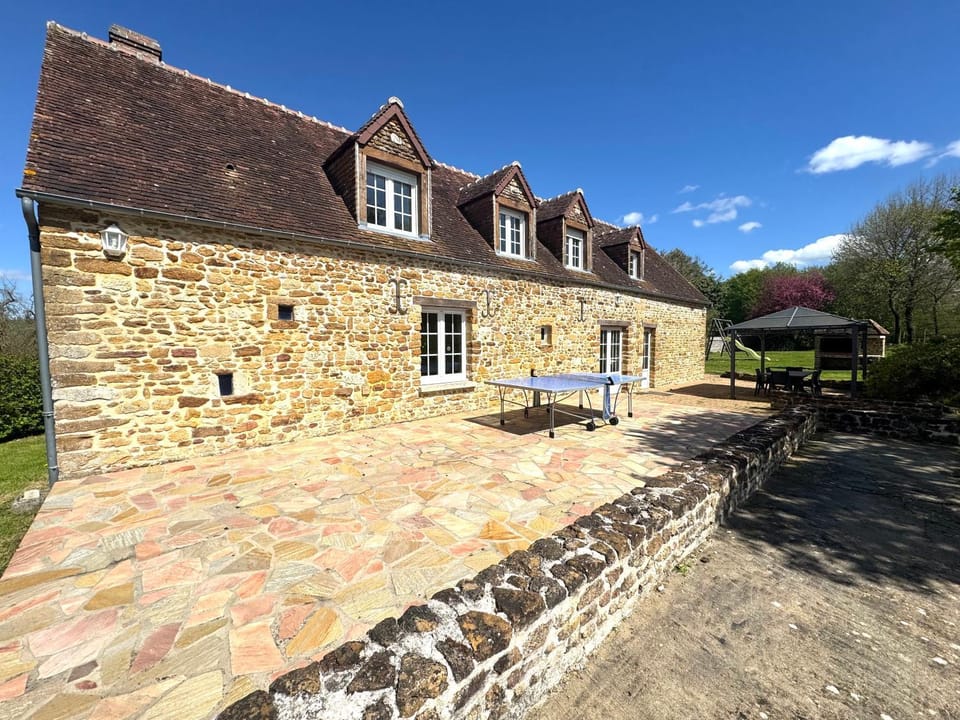 Property building, Day