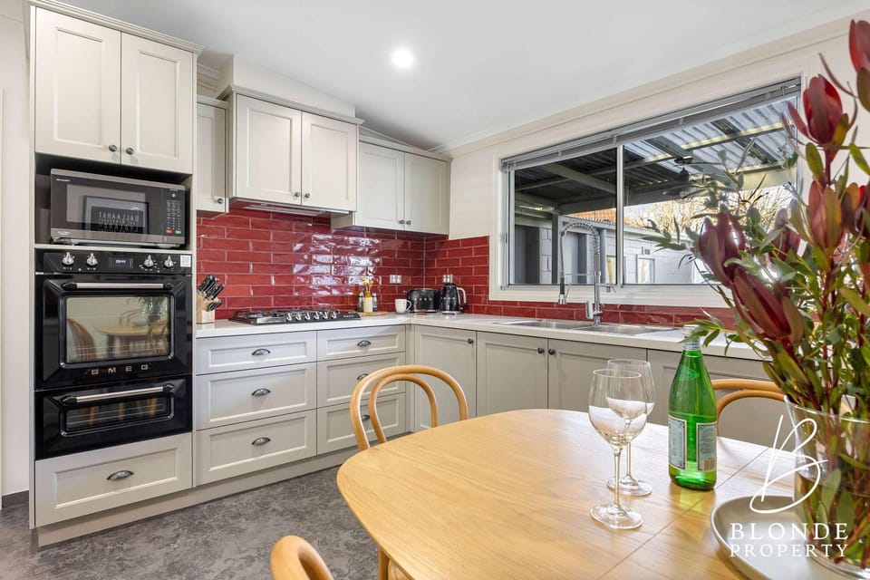 Journeyman's Cottage House in Ballarat