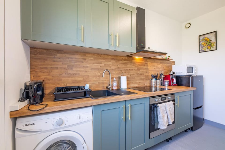 Kitchen or kitchenette, stove