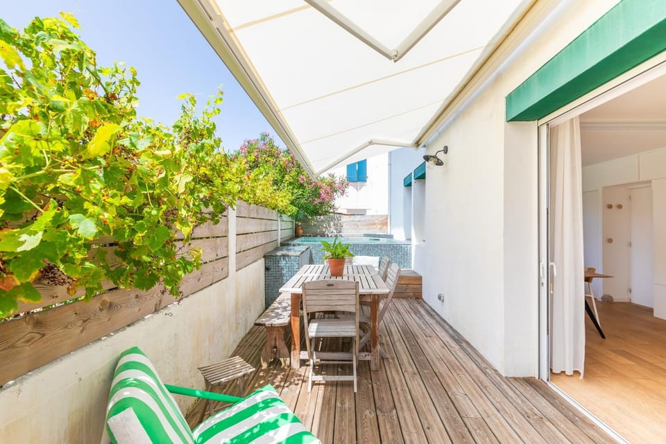 Patio, Balcony/Terrace, Dining area, Garden view