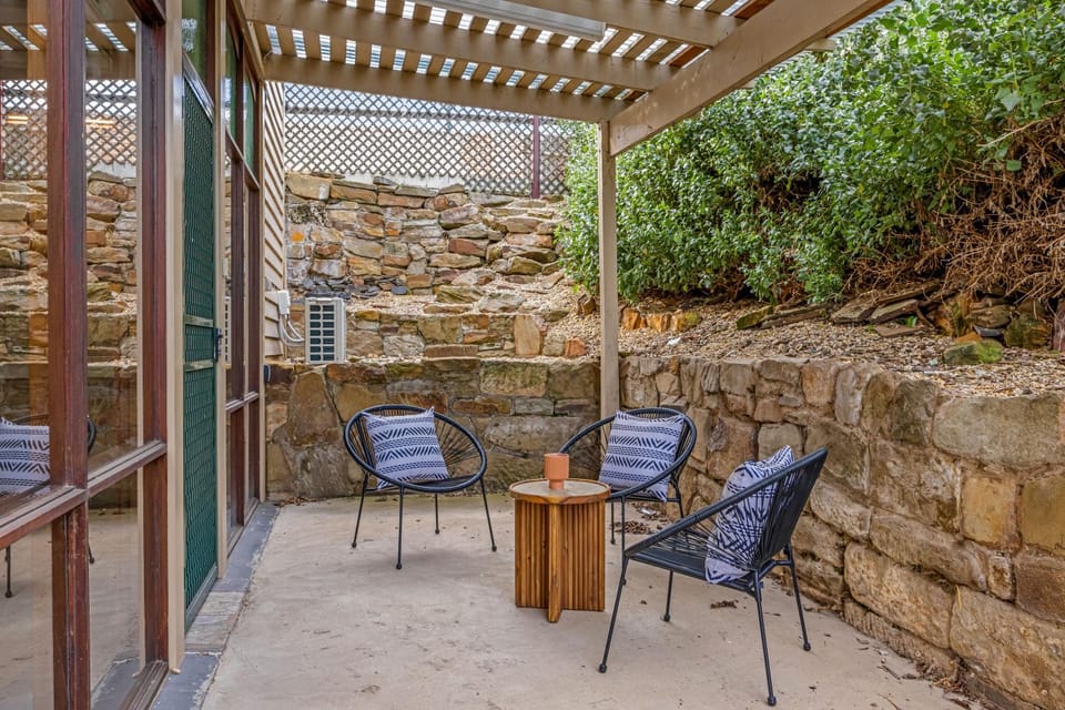 Bendigo Signature Accommodation on Vine House in Bendigo