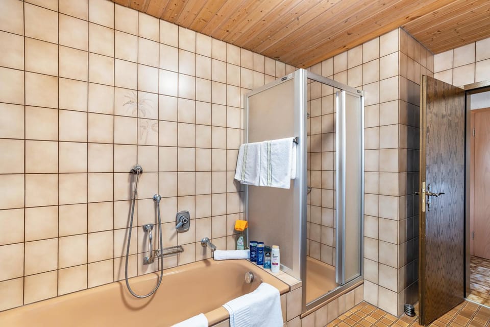 Bathroom, Living room