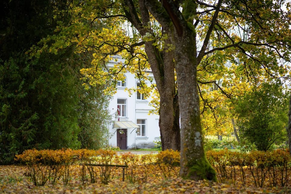 Property building, Facade/entrance, Autumn