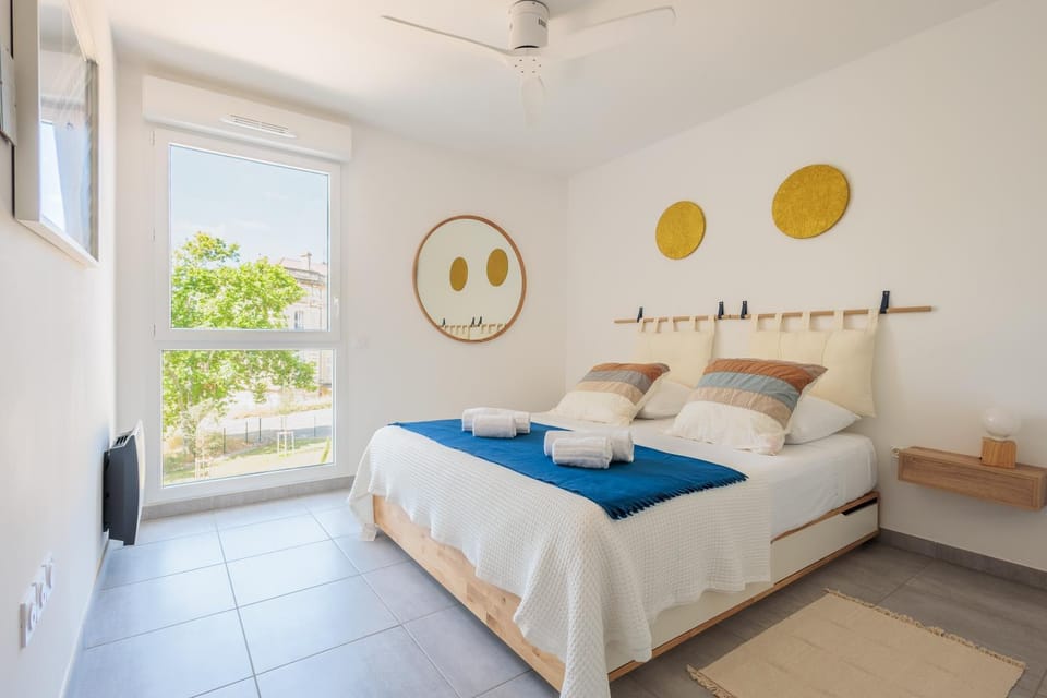 Bed, Bedroom