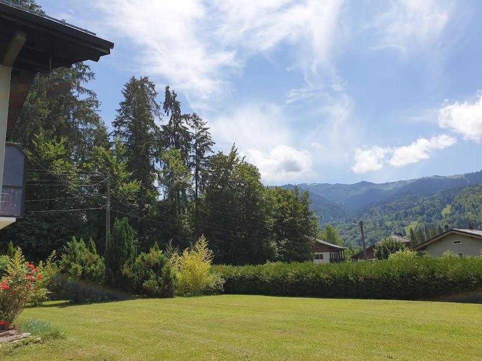 Spring, Natural landscape, Garden, Garden view, Mountain view, pet friendly