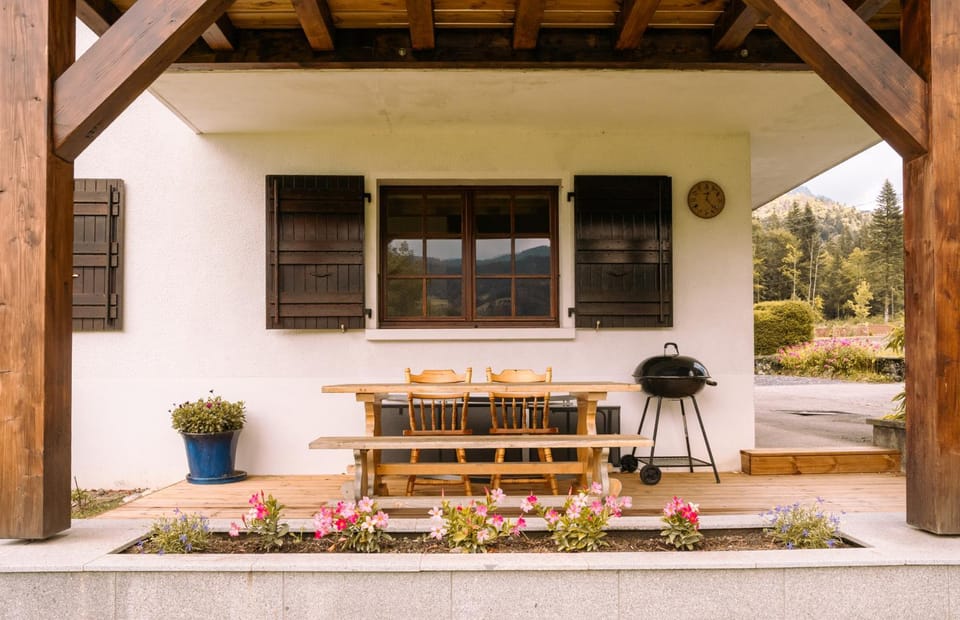 Patio, BBQ facilities