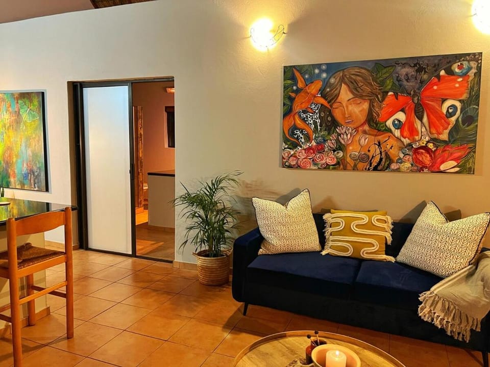 Living room, Decorative detail, Seating area