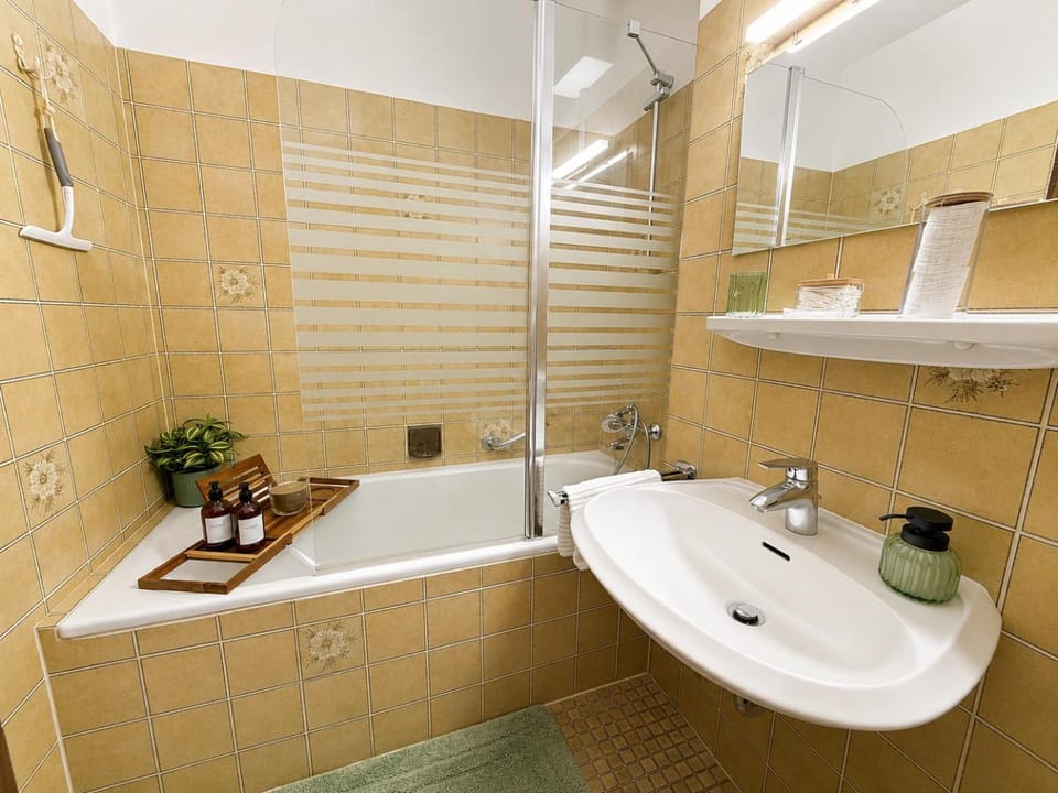 Bathroom, Bath