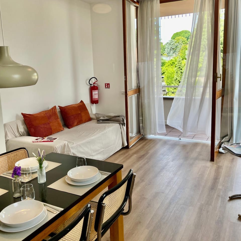 Balcony/Terrace, Living room, Seating area, Dining area