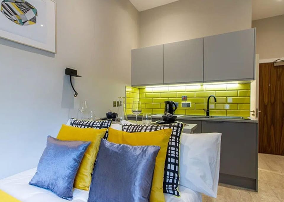 Kitchen or kitchenette, Bedroom, kitchen