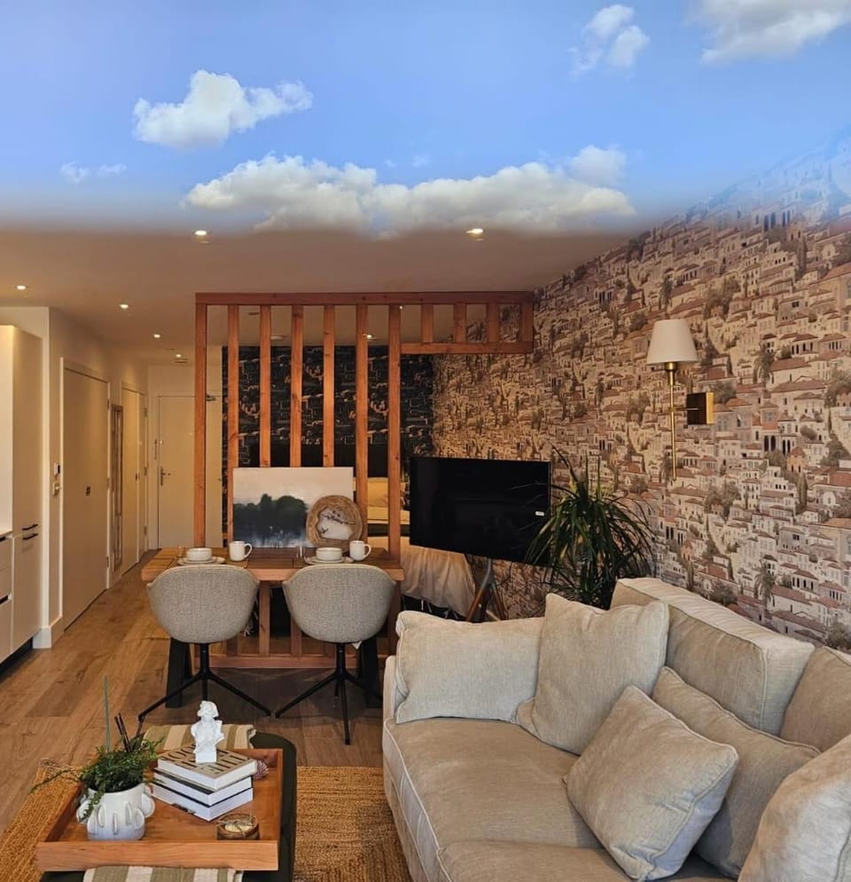 Modern Studio Near London Apartment in Kingston upon Thames
